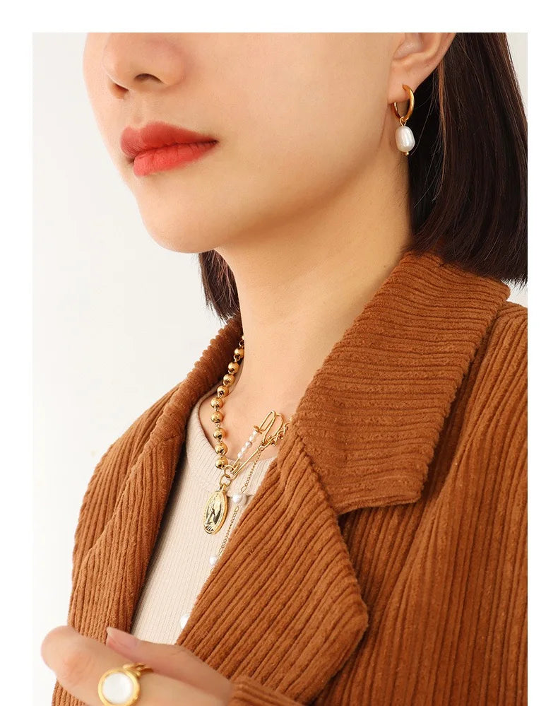 Metal circle ear buckle Fresh water pearl pendant earrings do not fade light luxury French titanium steel plated 18K gold earrin