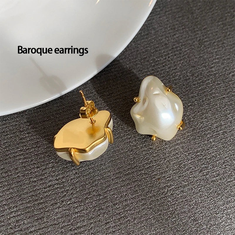 Fashion trend Irregular Baroque pearl earrings Women's light luxury niche design earrings retro temperament