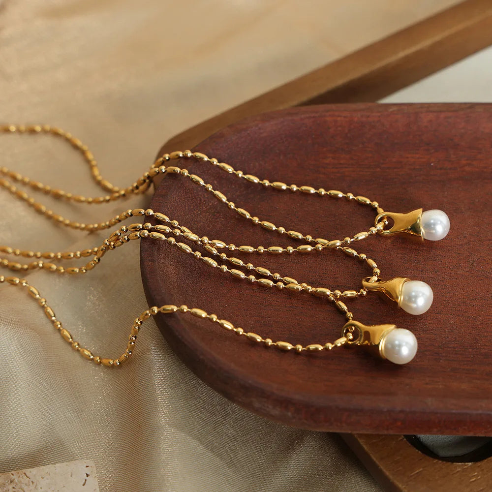 Fashion temperament with light luxury rice bead chain necklace titanium steel shell bead pendant collarbone chain with accessori