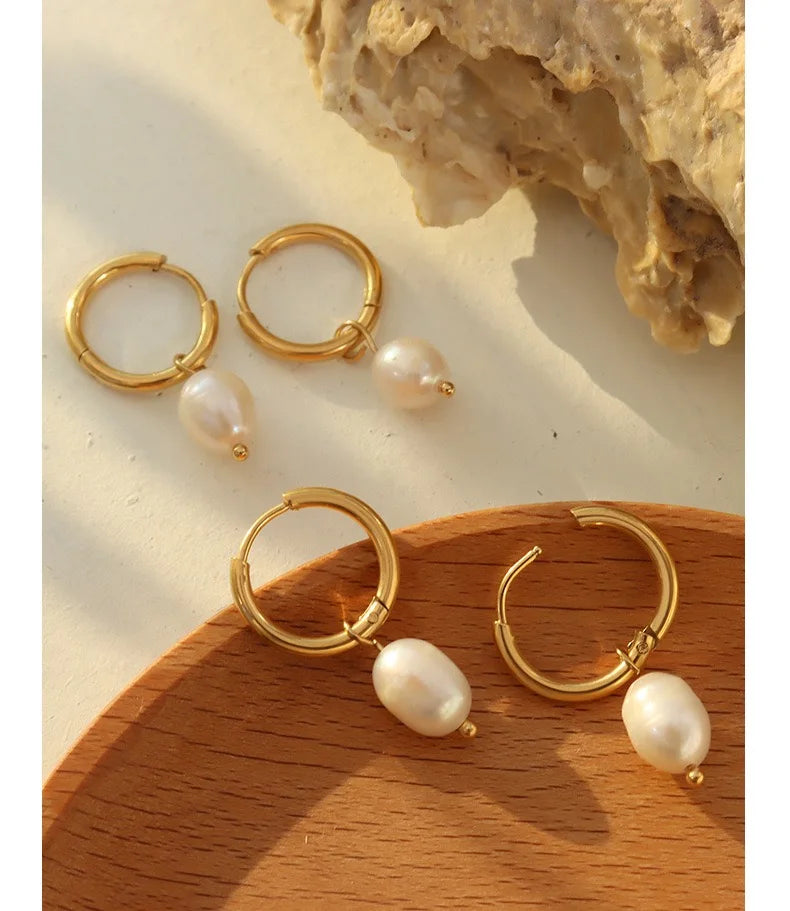 Metal circle ear buckle Fresh water pearl pendant earrings do not fade light luxury French titanium steel plated 18K gold earrin