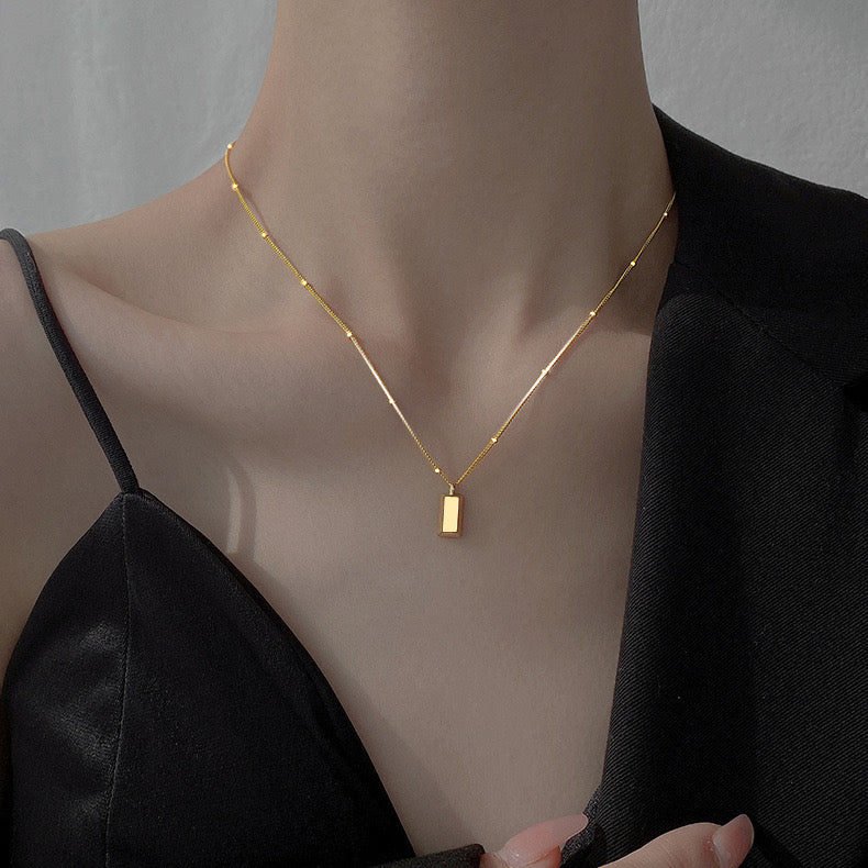 Titanium steel necklace small square collarbone chain female 2024 network red do not fade geometric small strip fashion everything female